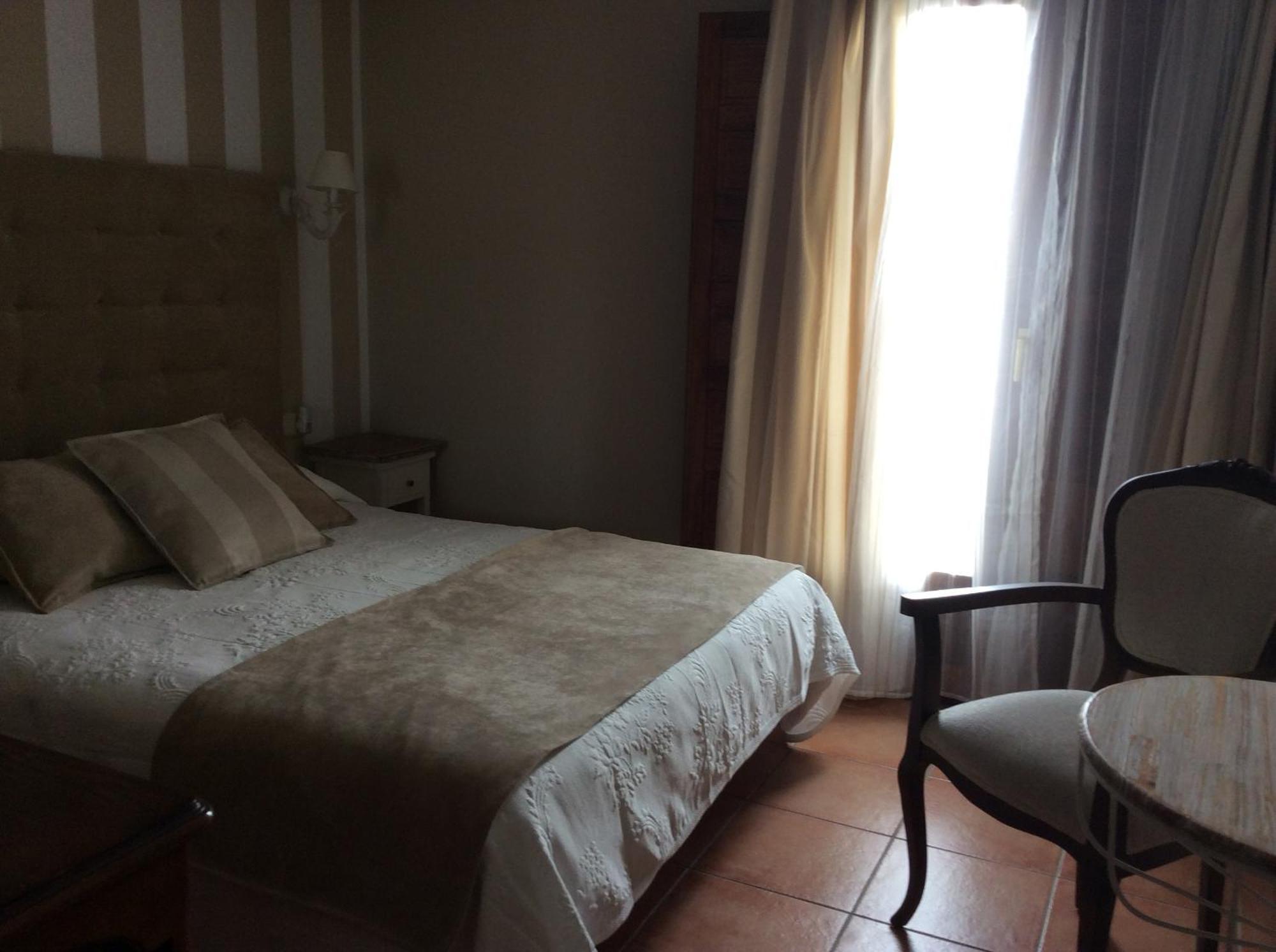 Hotel Rural Los Roturos Maestu Esterno foto