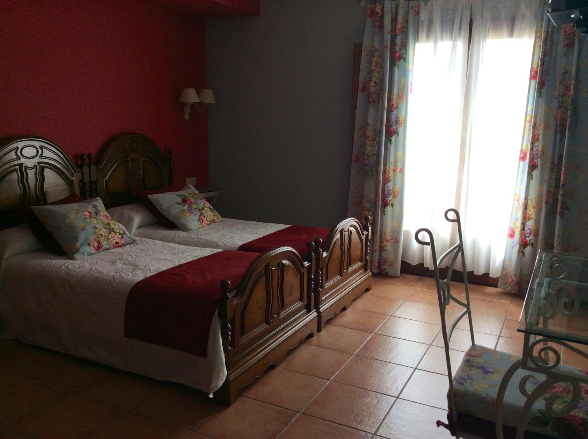 Hotel Rural Los Roturos Maestu Esterno foto